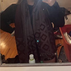 Roots Scarf